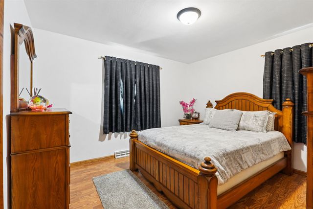 113 Crest Circle, Waterloo, IA 50702