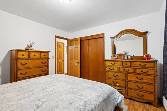 113 Crest Circle, Waterloo, IA 50702