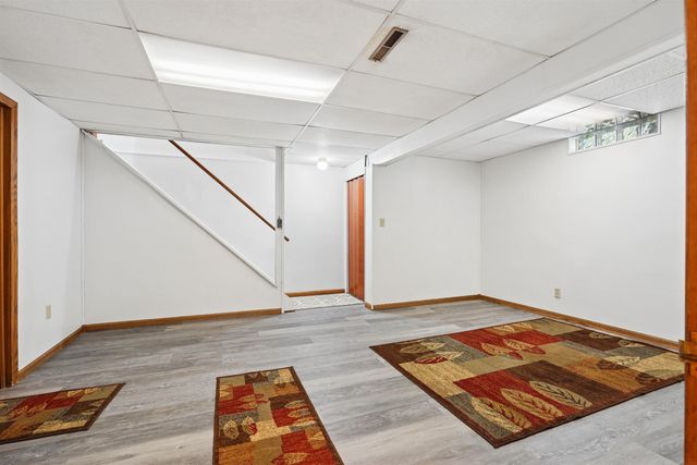 113 Crest Circle, Waterloo, IA 50702