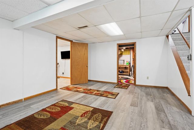 113 Crest Circle, Waterloo, IA 50702