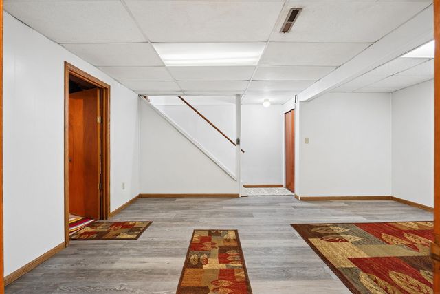 113 Crest Circle, Waterloo, IA 50702