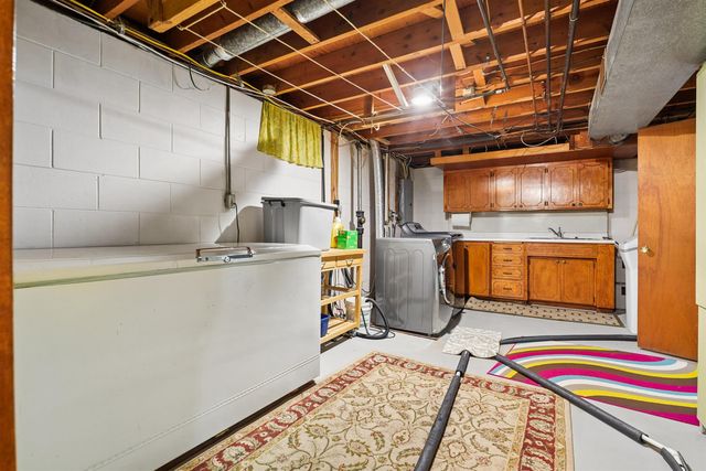 113 Crest Circle, Waterloo, IA 50702
