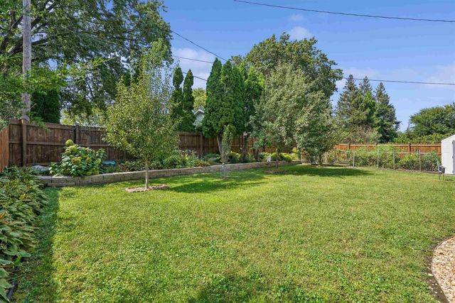 113 Crest Circle, Waterloo, IA 50702
