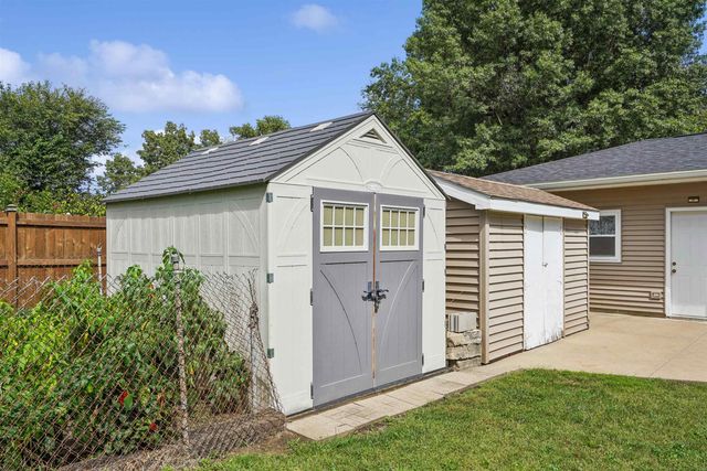 113 Crest Circle, Waterloo, IA 50702