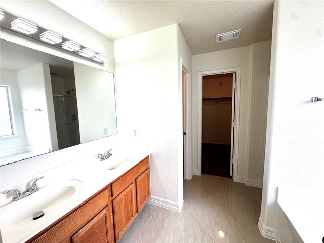8831 Stratfield Lane, Houston, TX 77075