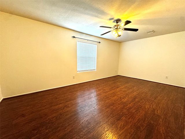 8831 Stratfield Lane, Houston, TX 77075