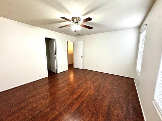 8831 Stratfield Lane, Houston, TX 77075