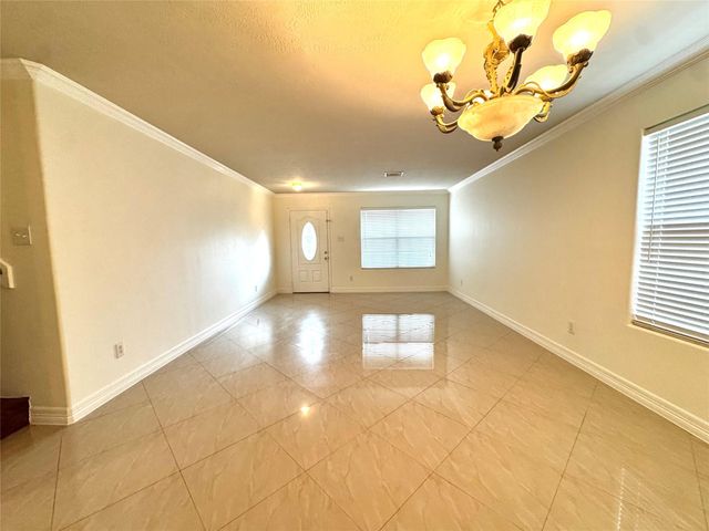 8831 Stratfield Lane, Houston, TX 77075