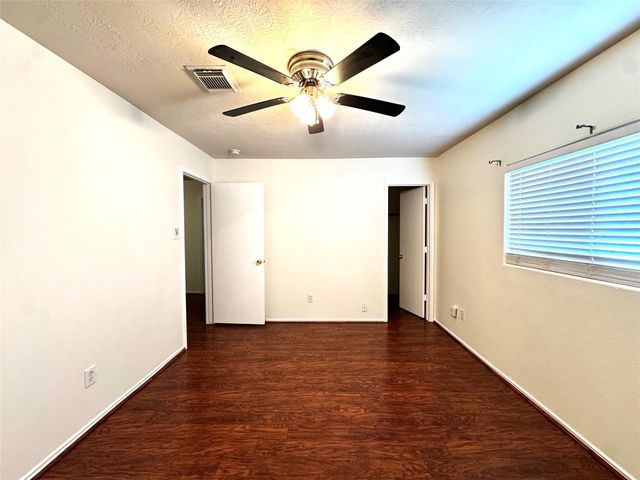 8831 Stratfield Lane, Houston, TX 77075