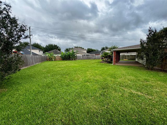 8831 Stratfield Lane, Houston, TX 77075