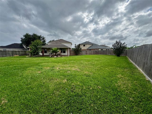 8831 Stratfield Lane, Houston, TX 77075