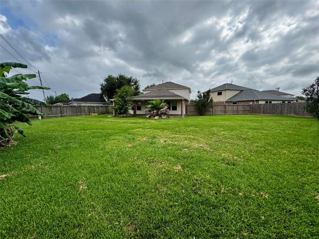 8831 Stratfield Lane, Houston, TX 77075