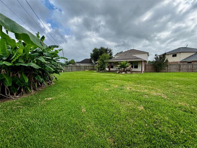 8831 Stratfield Lane, Houston, TX 77075