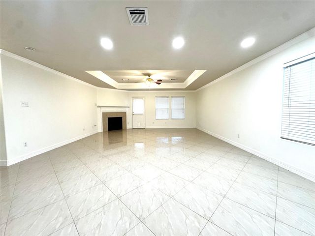8831 Stratfield Lane, Houston, TX 77075