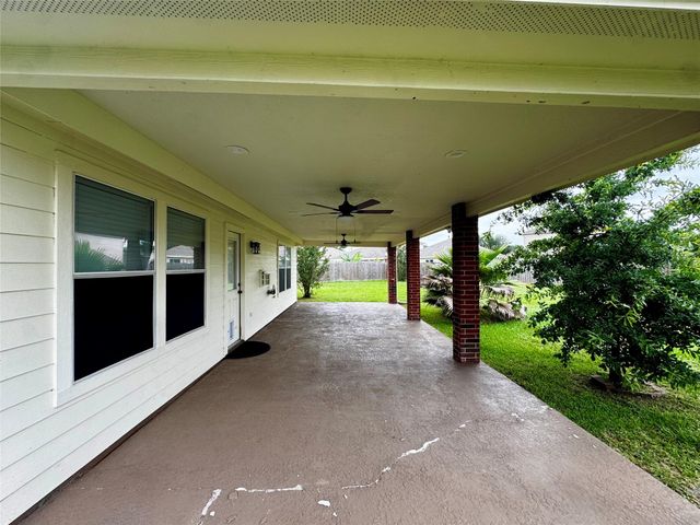 8831 Stratfield Lane, Houston, TX 77075