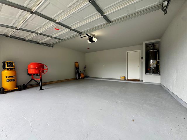 8831 Stratfield Lane, Houston, TX 77075