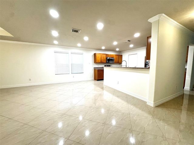 8831 Stratfield Lane, Houston, TX 77075