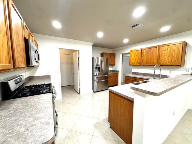 8831 Stratfield Lane, Houston, TX 77075