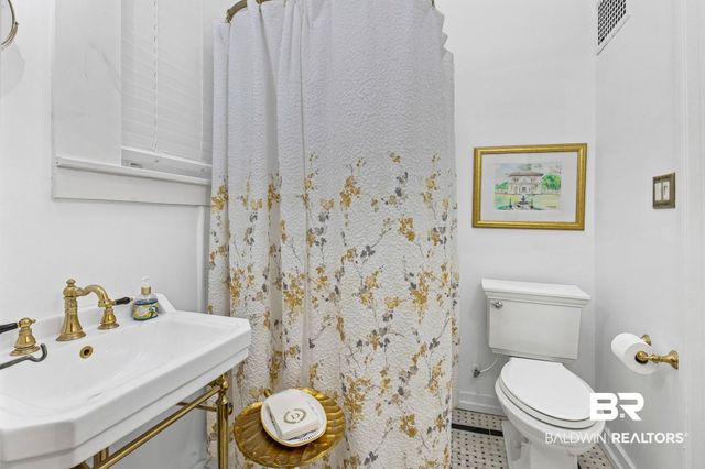 1410 Government Street, Mobile, AL 36604
