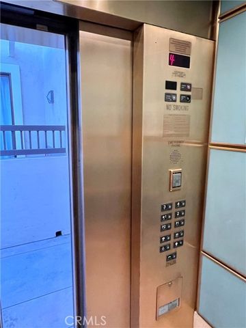 11847 Gorham Avenue 403, Los Angeles, CA 90049