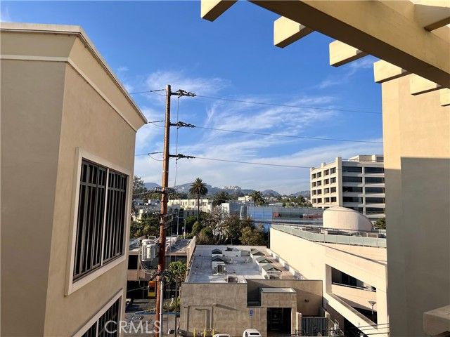 11847 Gorham Avenue 403, Los Angeles, CA 90049