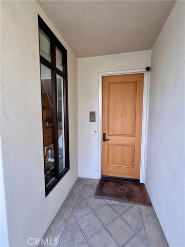 11847 Gorham Avenue 403, Los Angeles, CA 90049