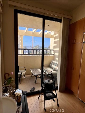 11847 Gorham Avenue 403, Los Angeles, CA 90049