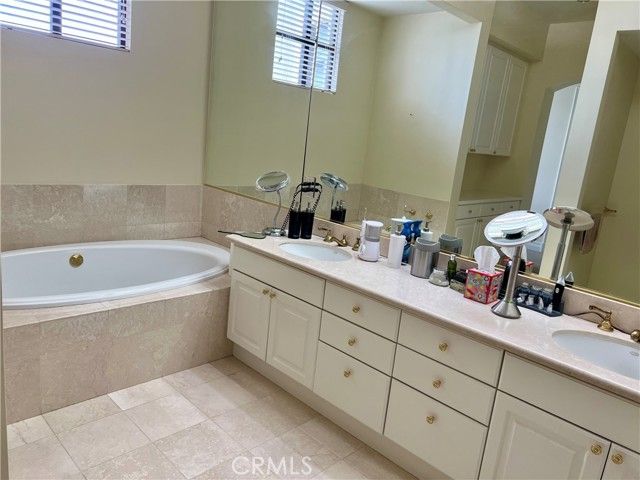 11847 Gorham Avenue 403, Los Angeles, CA 90049