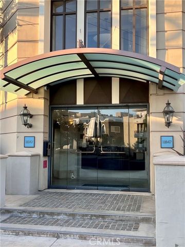 11847 Gorham Avenue 403, Los Angeles, CA 90049