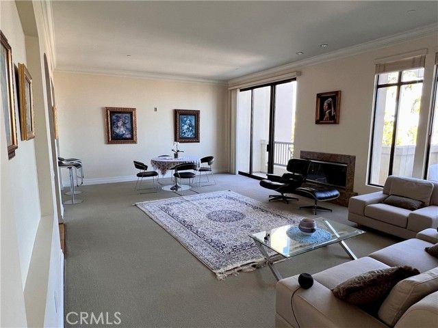 11847 Gorham Avenue 403, Los Angeles, CA 90049