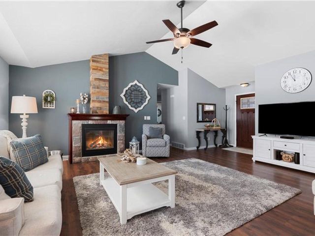 21 LINKS COURT, Kaukauna, WI 54130