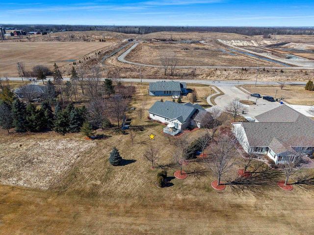 21 LINKS COURT, Kaukauna, WI 54130