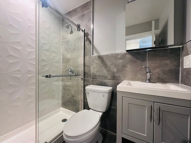 541 W OAKDALE Avenue 503, Chicago, IL 60657