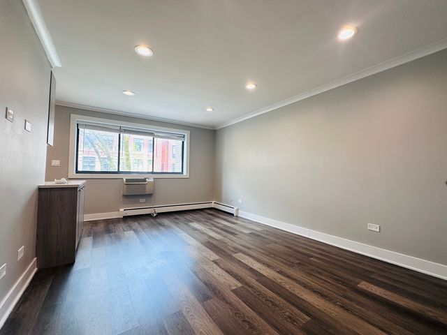541 W OAKDALE Avenue 503, Chicago, IL 60657