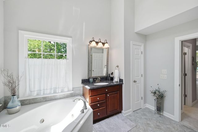 5805 Valley Mist Court, Raleigh, NC 27613