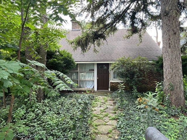 7825 41st Place, Lyons, IL 60534