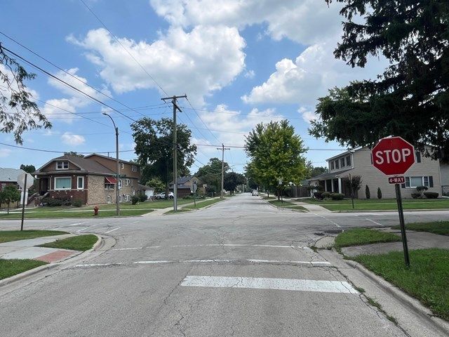 7825 41st Place, Lyons, IL 60534