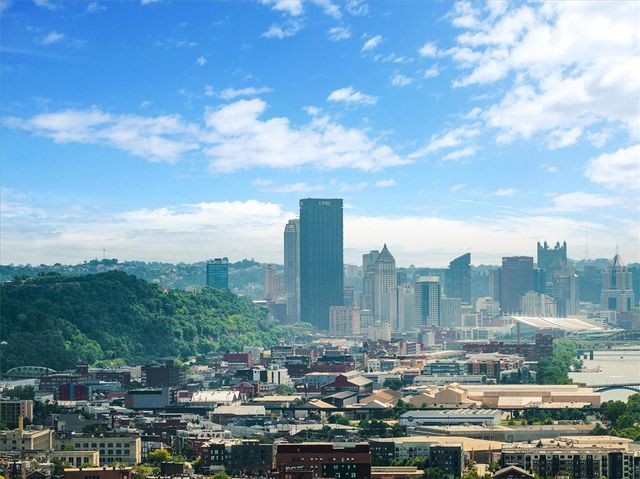 520 Kendall St, Lawrenceville, PA 15201