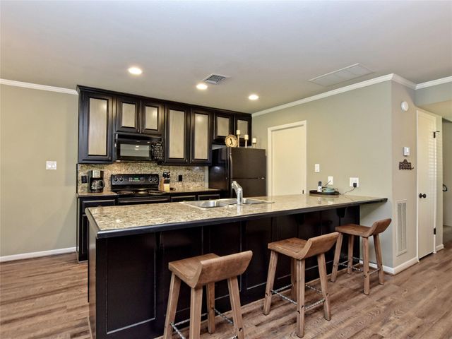 222 Lido ST J-2, Lakeway, TX 78734