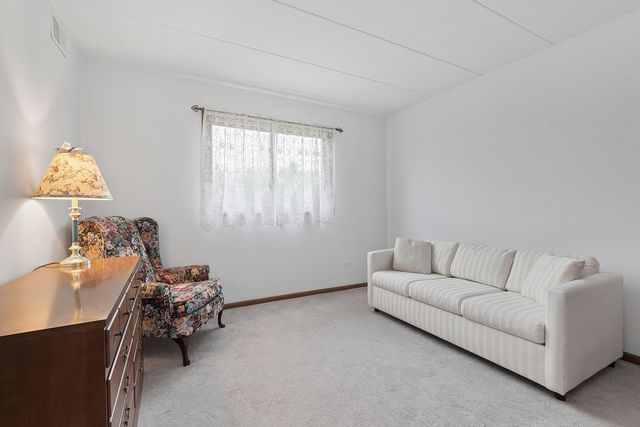 8826 W 140th Street 206, Orland Park, IL 60462
