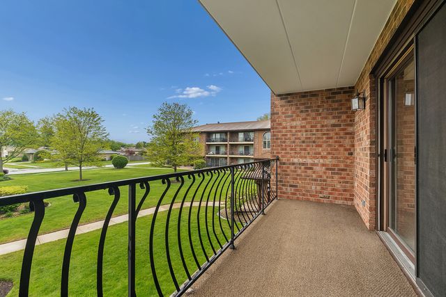 8826 W 140th Street 206, Orland Park, IL 60462