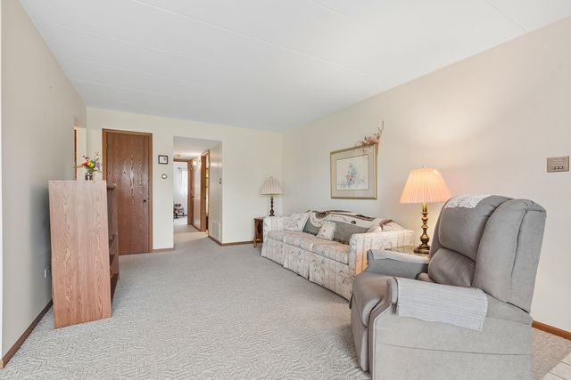 8826 W 140th Street 206, Orland Park, IL 60462