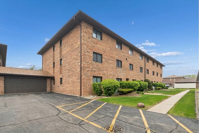 8826 W 140th Street 206, Orland Park, IL 60462