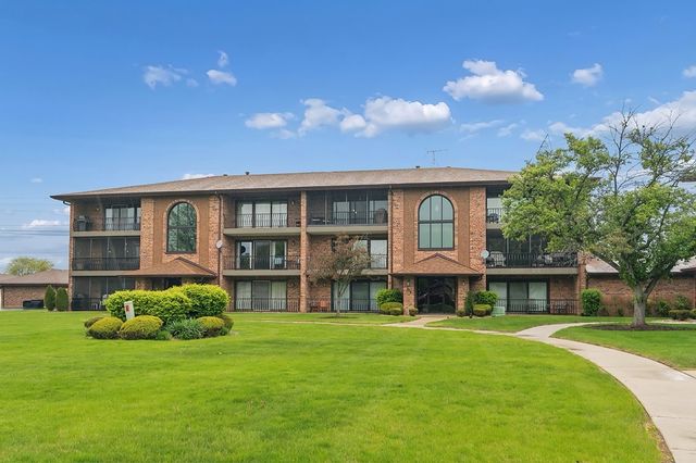8826 W 140th Street 206, Orland Park, IL 60462