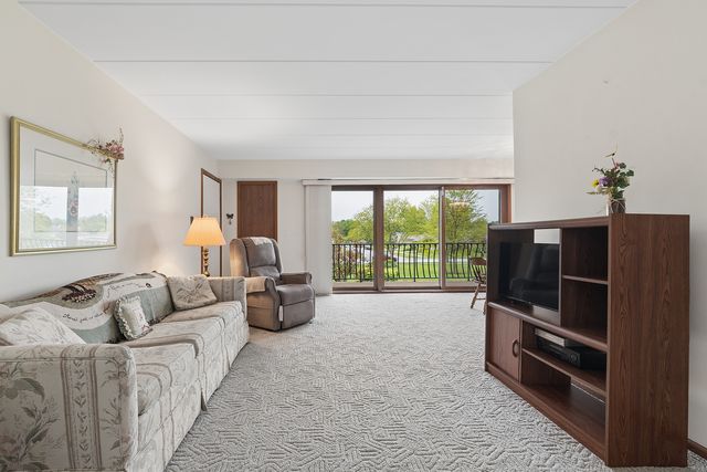 8826 W 140th Street 206, Orland Park, IL 60462