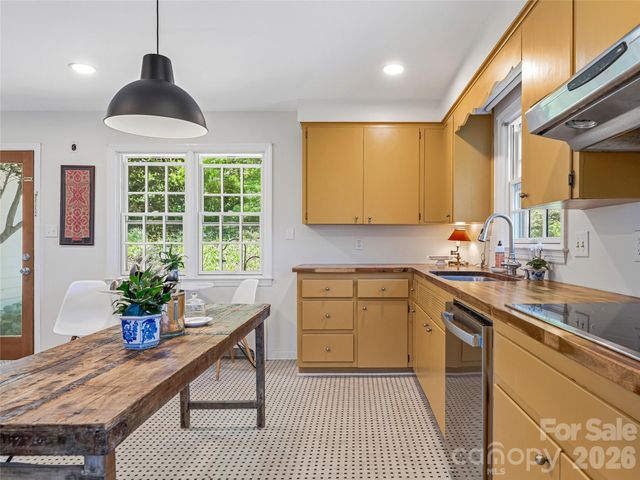 721 Golf Course Road, Waynesville, NC 28786