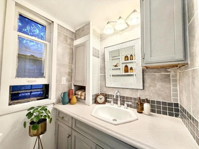 1308 W 13th Avenue, Gary, IN 46407