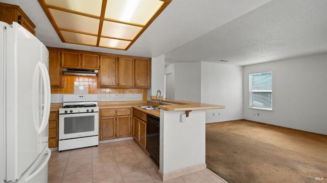 22 Brighton Dr, Vallejo, CA 94591