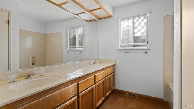 22 Brighton Dr, Vallejo, CA 94591