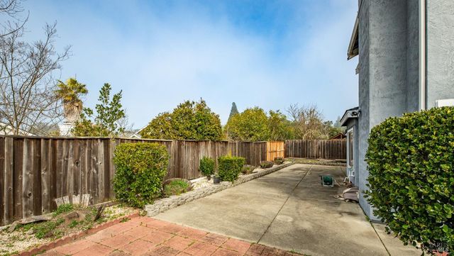 22 Brighton Dr, Vallejo, CA 94591